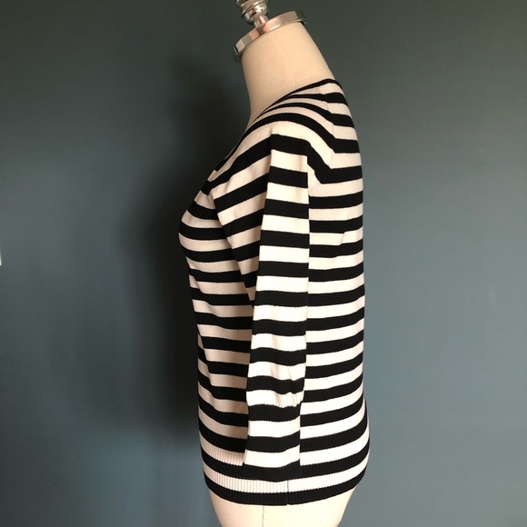 DANA BUCHMAN STRIPED BLACK & CREAM TOP SZ SMALL 3/4 SLEEVE ROUNDED V-NECK - Picture 5 of 6